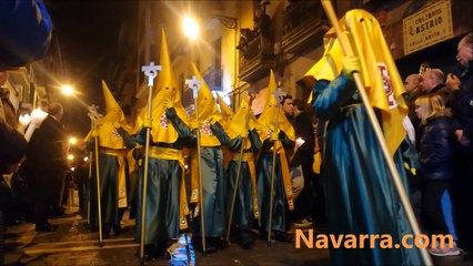 La Cofradía de San Saturnino canta a La Dolorosa en su traslado hacia la Catedral