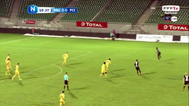 Première action dangereuse du match pour Chambly mais la frappe est détournée en touche.