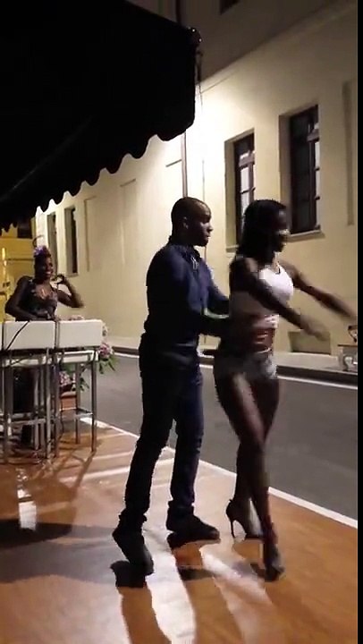 dancing-salsa-踊り-サルサ-bailando-salsa-춤-살사