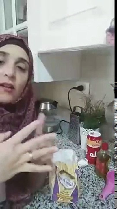 طريقة عمل عجينة البيتزا فظيعة  مع مروة الشافعي 2017