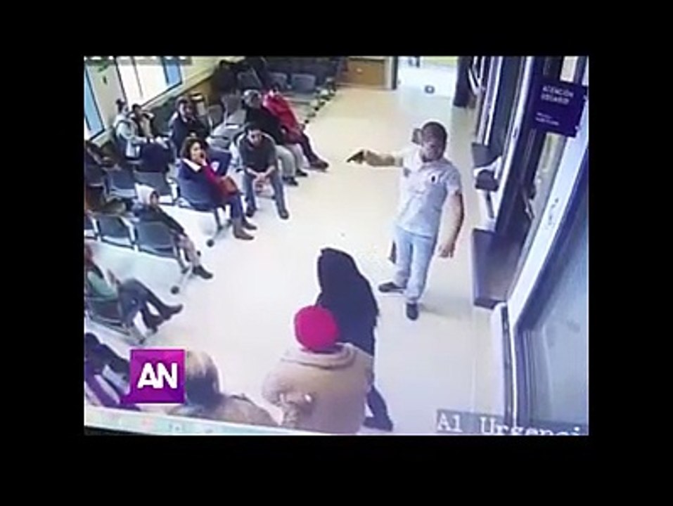 HOMBRE AMENAZA CON UNA PISTOLA PARA EXIGIR ATENCIÓN EN EL HOSPITAL DE PITRUFQUÉN