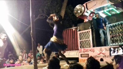 AMAZING DANCING PERFORMANCE BY SAPNA ARCHAESTRA  PARTY AS  PIYAWU SE PAHILE DELE BAANI