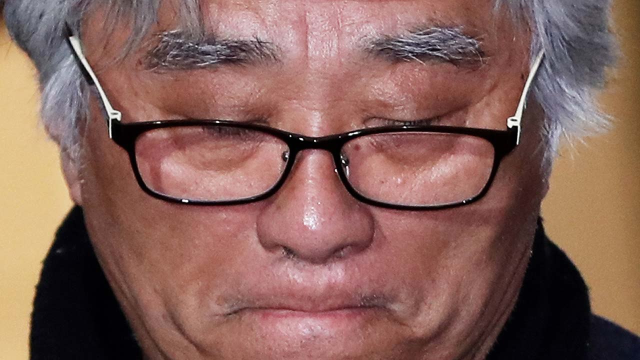 이윤택, "피해자께 사죄...피해자 몇 명인지 몰라" / YTN