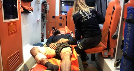 Dik Dik Bakma Kavgası! Bıçaklar Konuştu