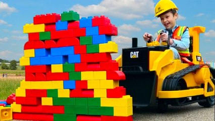 Обзор гаража 2 Спецтехника Макса. Пожарная машина и ПОЛИЦЕЙСКАЯ. БУЛЬДОЗЕР. Kids ride on CARS new video 2018