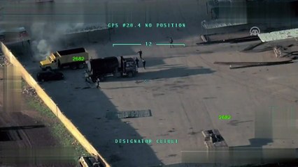 Teröristler Afrin merkezde araçları yakıyor