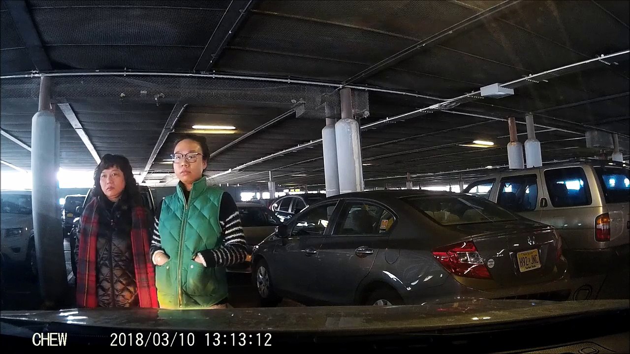 Chine : une femme qui garde une place sans avoir de voiture