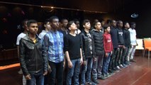 Afrikalı öğrencilerden Çanakkale Şehitleri için duygulandıran şiir