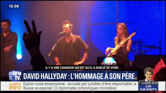 Un père que j'ai profondément aimé... Sur scène, David Hallyday rend aussi hommage à Johnny