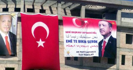 Erdoğan'ı 4 Dilde "Seni Başkan Yapacağız" Pankartı ile Karşıladılar