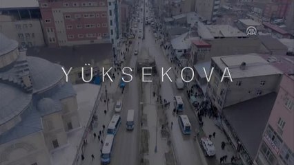 Hakkari'de Öğretmenler "Çanakkale Türküsü"Nü Seslendirdi