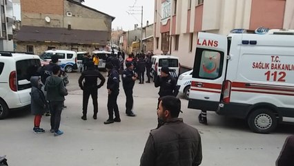 Suriyeli aileler mahalleyi birbirine kattı... Olay yerine çok sayıda polis sevk edildi