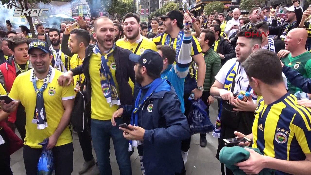 Kadıköy’de derbi coşkusu maça saatler kala artıyor!
