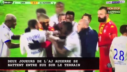 Deux joueurs de l'AJ Auxerre se battent entre eux sur le terrain (vidéo)