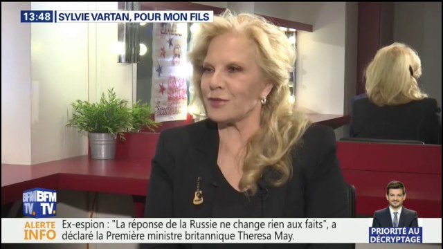 Sylvie Vartan: C'est tout à fait légitime que David écoute l'album de son père