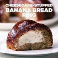 This cheesecake-stuffed banana bread ring is everything you've been dreaming of   ✨!FULL RECIPE: