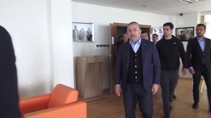 Dışişleri Bakanı Çavuşoğlu'ndan Huzurevine Ziyaret