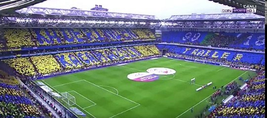 Fenerbahçe tribünlerinden derbide koreografi şov