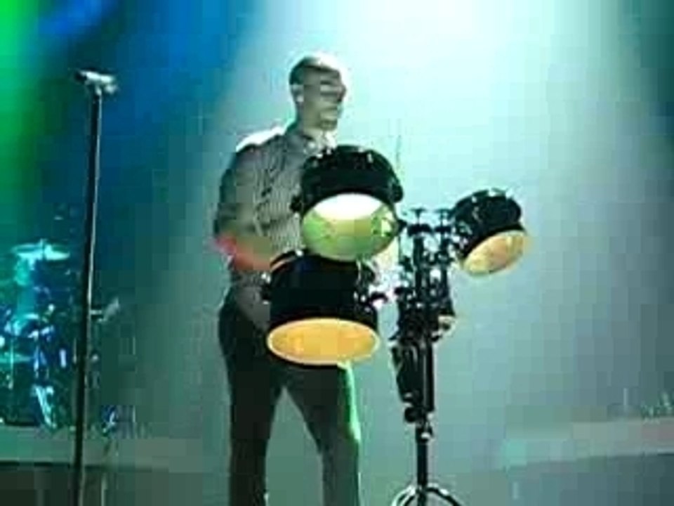 Adam drumming maroon 5 newcastle