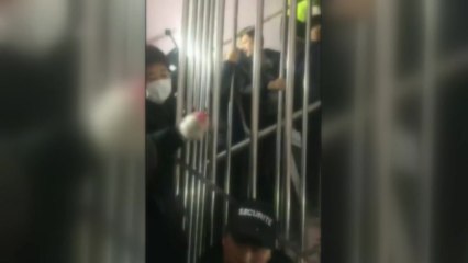 총신대 '총장 사퇴' 농성 중인 학생과 용역 직원 충돌 / YTN