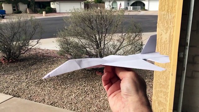 General Dynamics F-16 Fighting Falcon Test Flight +90 feet