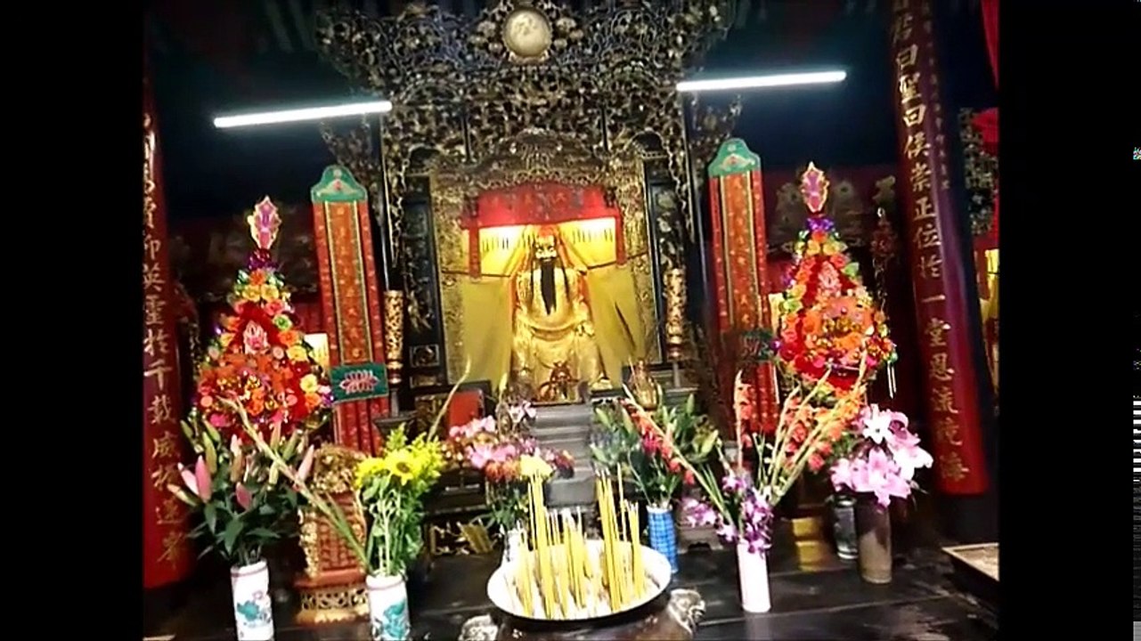 Altstadt Macau und im Spielcasino mit Frauen an der Stange Teil 2