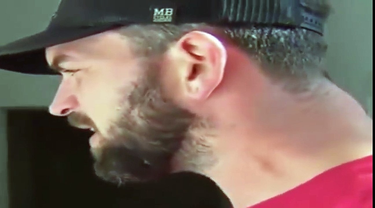 Alex redet mit Olli und sagt ihm ALLES!.mp4 - Lustige Videos