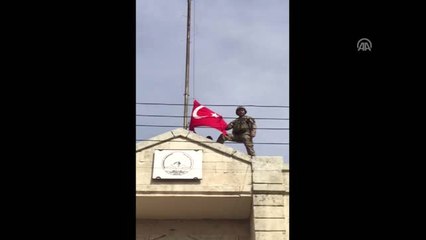Afrin'e Türk Bayrağı