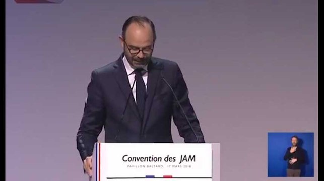 Édouard Philippe enchaîne les blagues aux Jeunes avec Macron