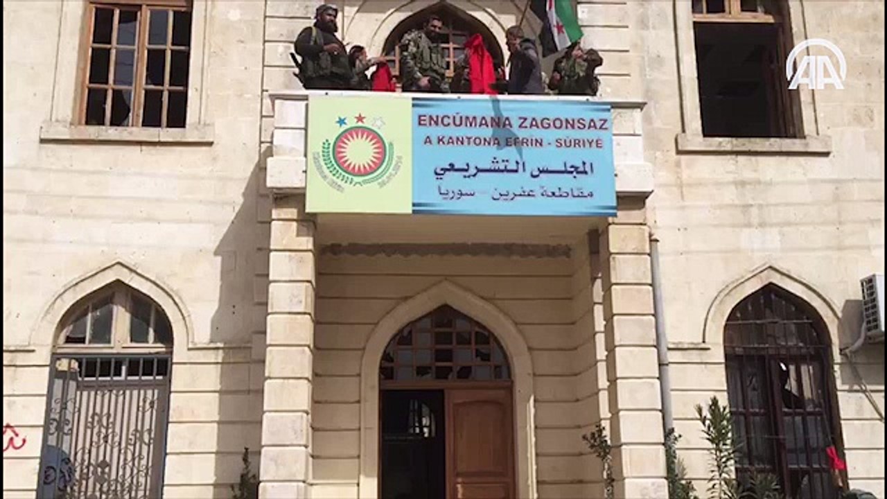 Türk askeri, Afrin ilçe merkezine Türk bayrağı çekti