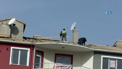 Çatı işçileri ölüme davetiye çıkardı