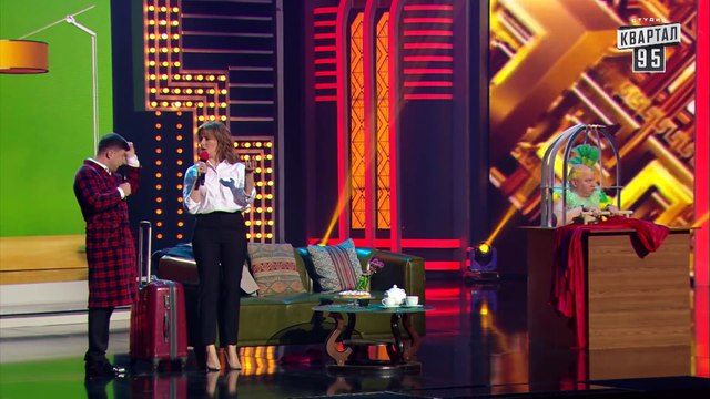 Евгений Кошевой в роли прикольного говорящего попугая. Вечерний Квартал 2018