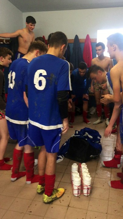 LA JOIE DES U17 A APRES LEUR VICTOIRE