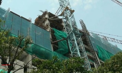 Besi Proyek Rusun Pasar Rumput Jatuh Timpa Satu Orang