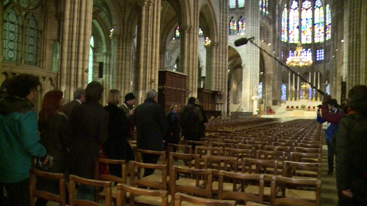 Basilique Saint-Denis: lancement du "remontage" de la flèche