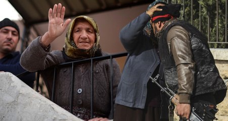 Afrin Halkı Anlattı! TSK'ya Direnemeyeceğini Anlayan Teröristler Silahlarını Alıp Kaçmış