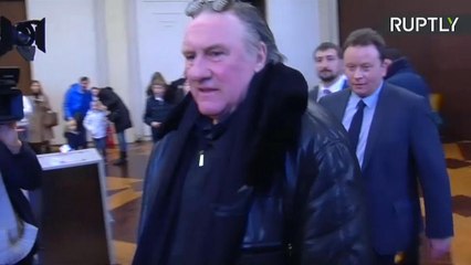 Voto russo all'estero: anche l'attore Depardieu alle urne