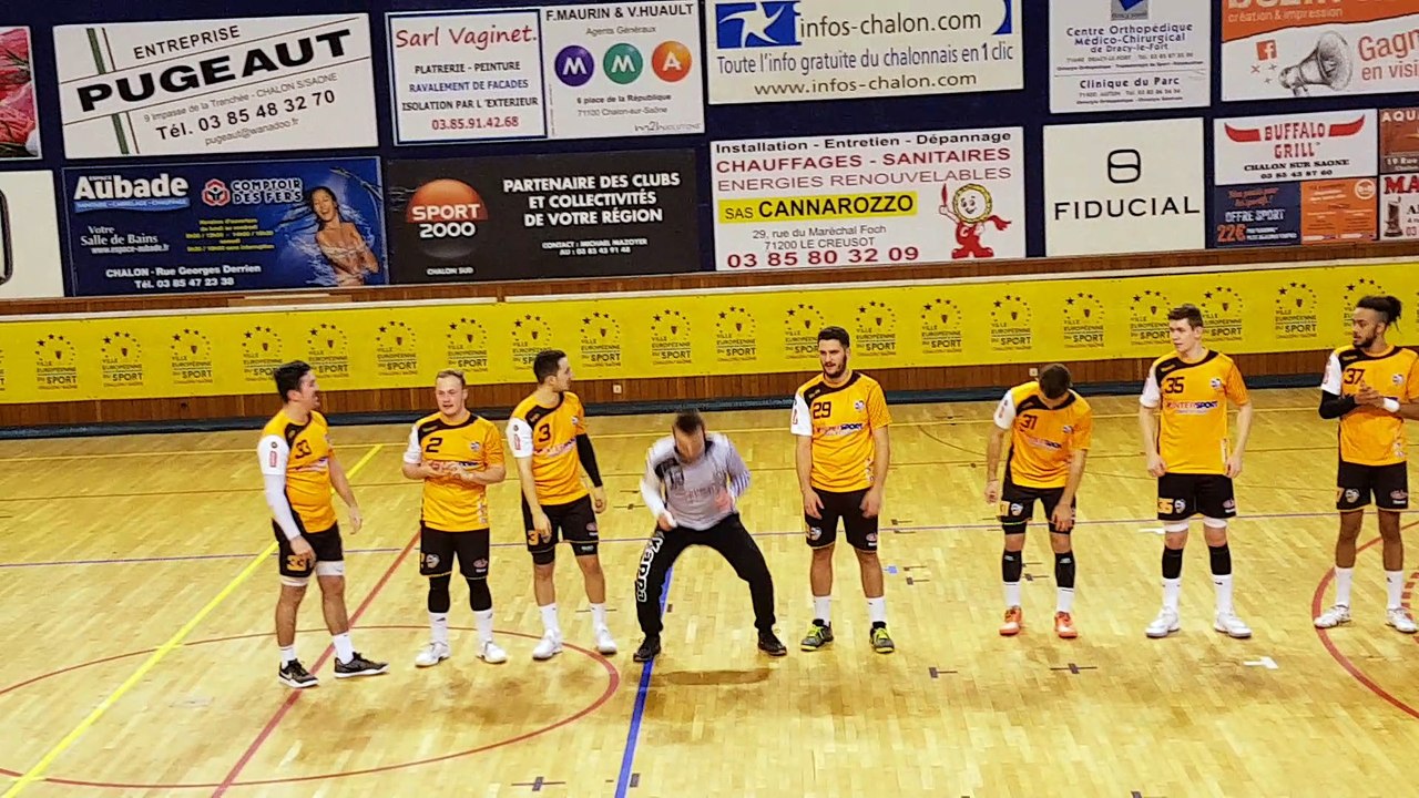 L'entrée des joueurs ce 17 mars face à St Flour