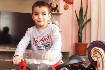 Kocaeli'de 4 Yaşındaki Selçuk Aygün Beynindeki 8 Tümörle Savaşıyor