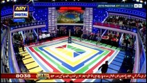 Fahad Mustafa ne Dancer Ko Goud Main Utha Liya  - Must Watch