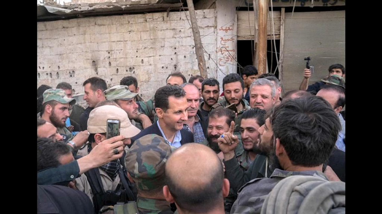 Assad remercie les "héros de l'armée arabe syrienne" d'avoir "sauvé" Damas