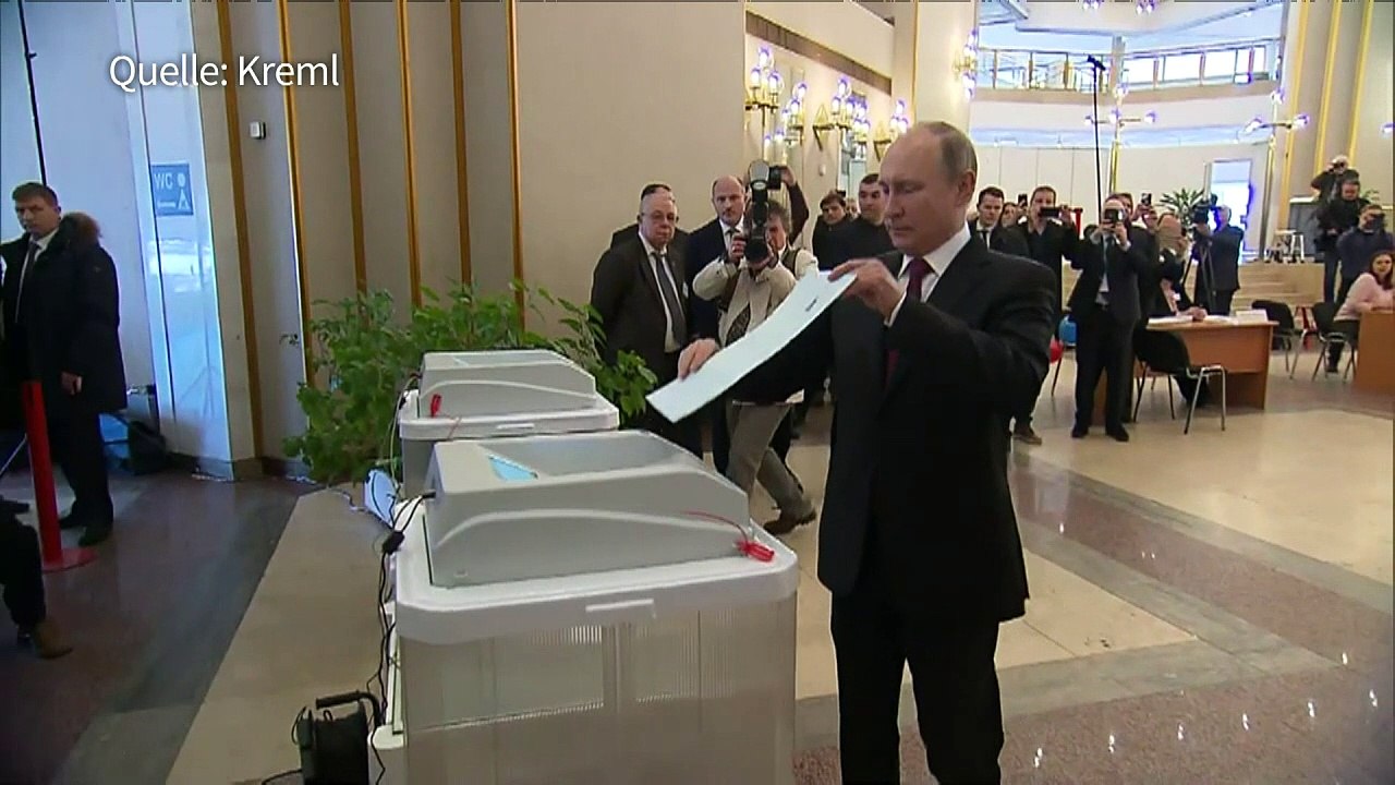 Putins Wiederwahl von Betrugsvorwürfen überschattet