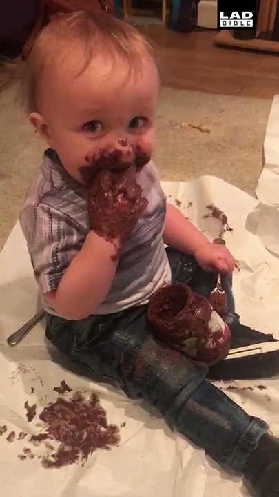 Je crois qu'il aime beaucoup le nutella ce petit