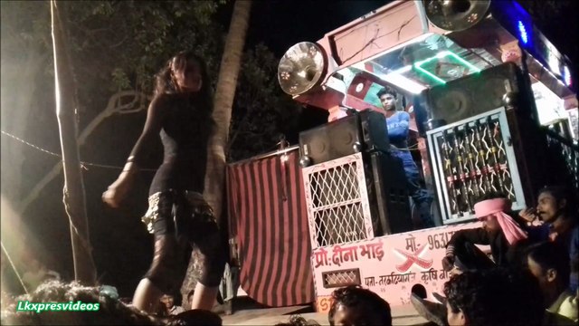 AMAZING DANCING PERFORMANCE BY SAPNA ARCHAESTRA PARTY AS JAB SE LE LE BIYA JIO KE SIM