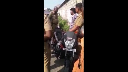 எத்தனை போலீஸ் வந்தாலும் அனைவரையும் வெளுத்து வாங்கிய துணிச்சல் இளைஞர் - நீங்களே வீடீயோவை பாருங்க