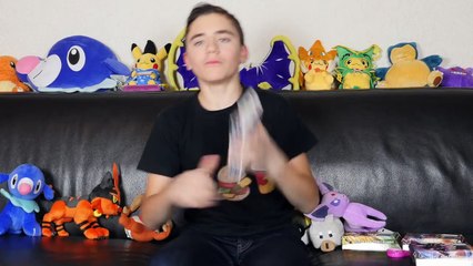 J'ouvre des Boosters Pokémon ULTRA PRISME Soleil et Lune - Néo The One