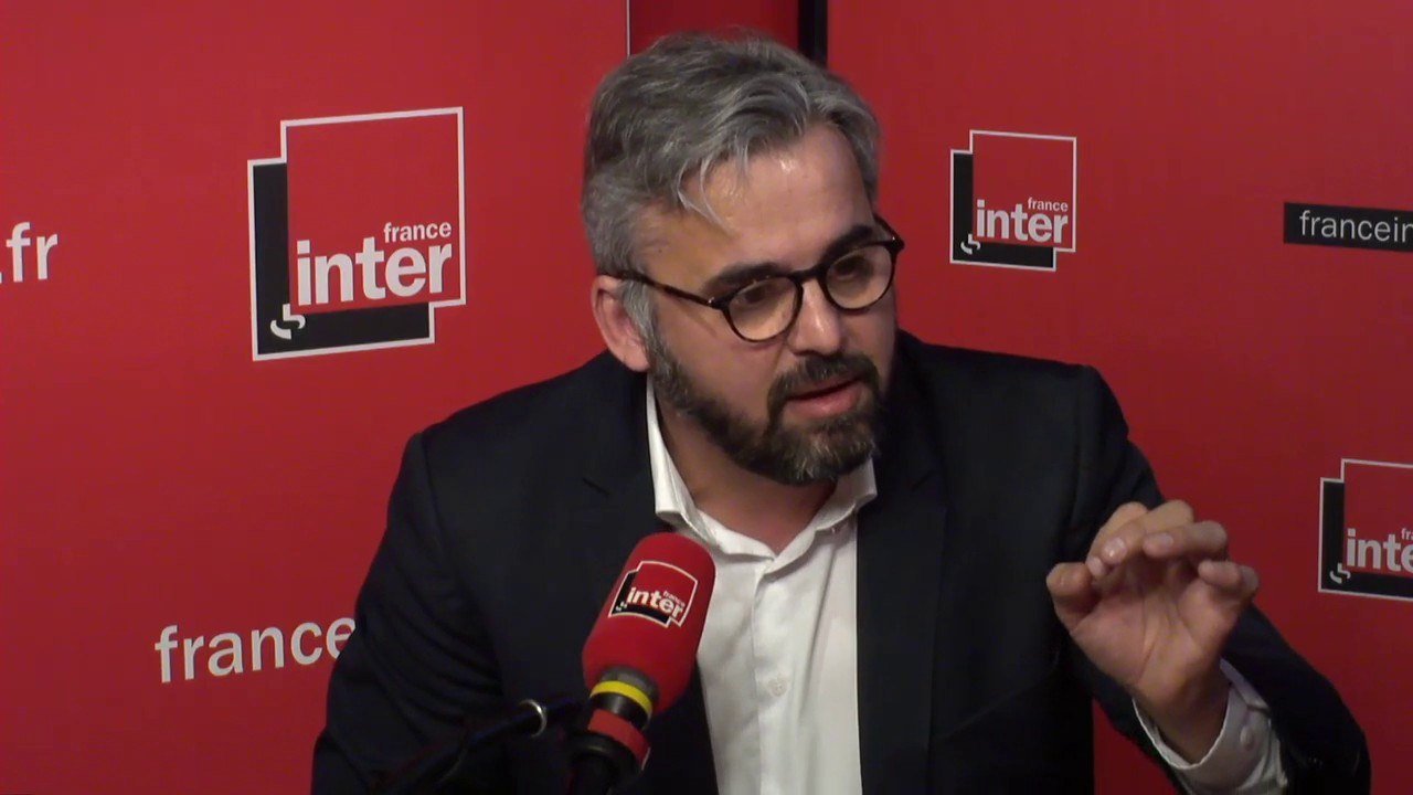 Alexis Corbière sur son statut d'auto-entrepreneur : "Il fallait un statut précaire parce que nous n'avions pas eu les financements"