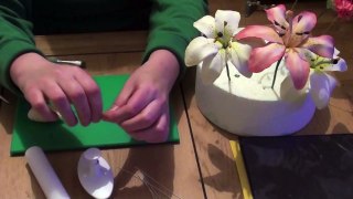 How to make a Gumpaste Stargazer Lily