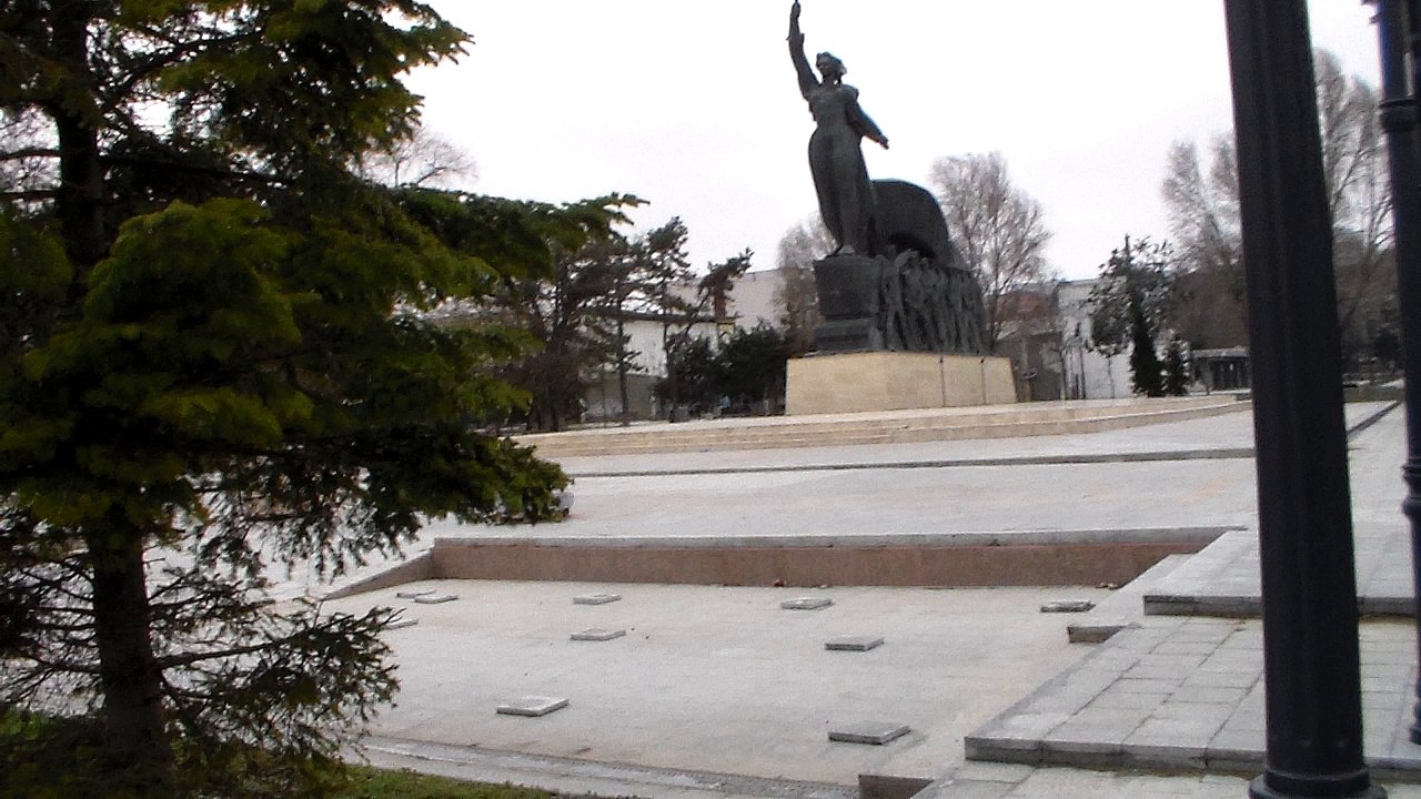 Independence statue