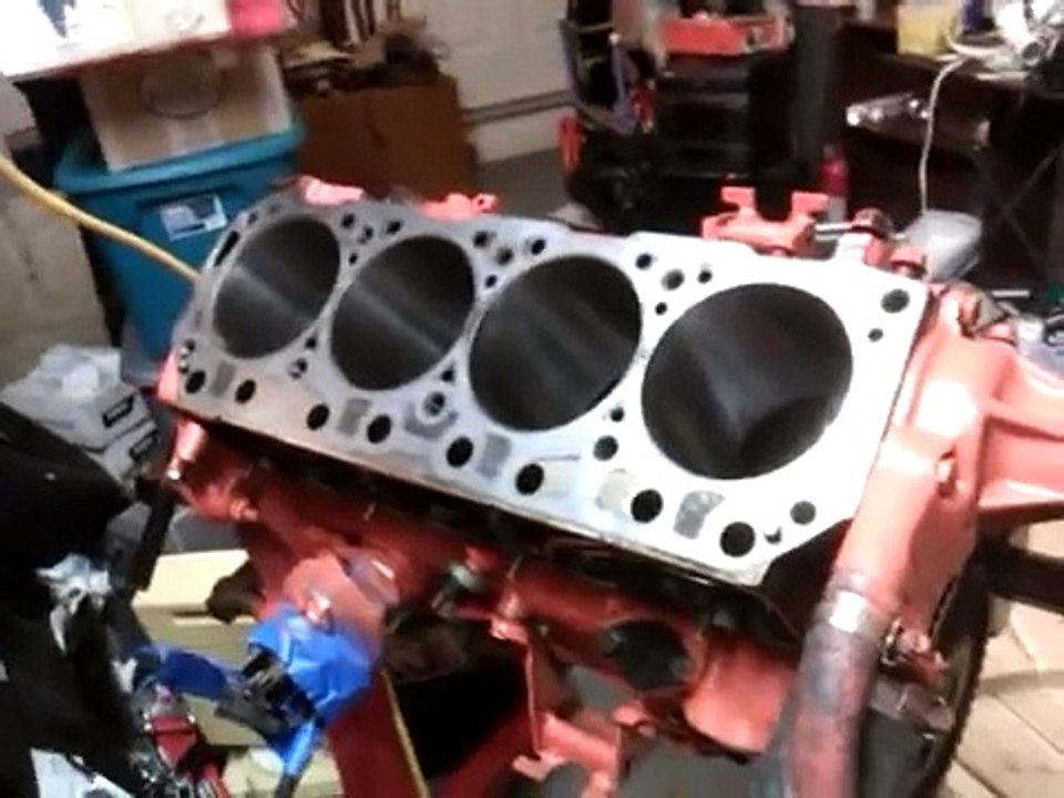 How to rebuild an engine = how to replace piston rings,rod bearings, tap in a piston